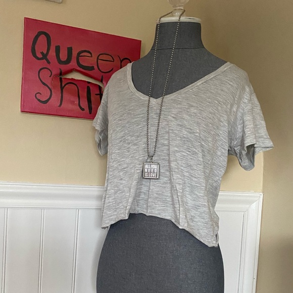 NWT - Twenty5A Women’s Cropped V-neck Top Size S - Picture 7 of 12